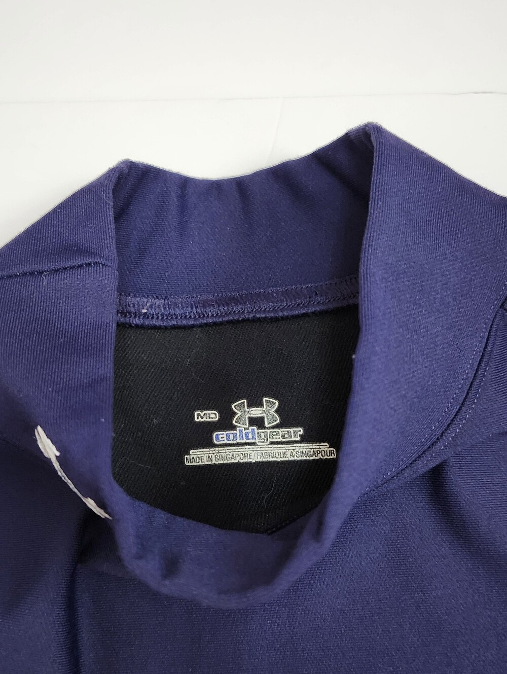 Under Armour Navy Mock Neck Long Sleeve Top size M - Picture 6 of 6